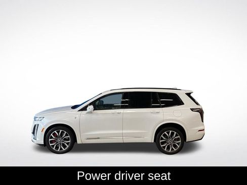 Used 2023 Cadillac XT6 Sport w/ Technology Package AWD/4WD image 18