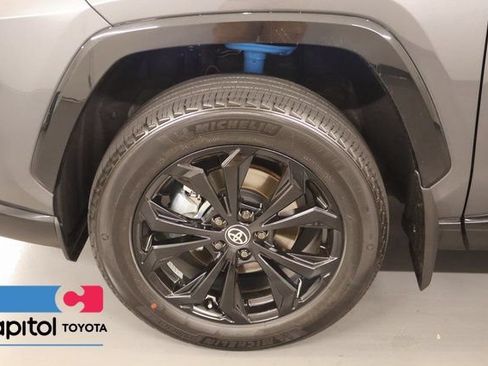 Certified 2025 Toyota RAV4 SE w/ Convenience Package AWD/4WD image 8