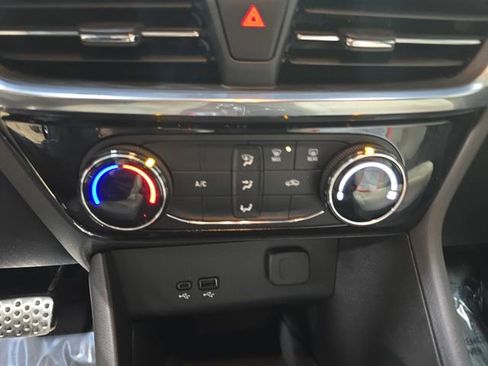 Used 2024 Buick Encore GX Sport Touring image 22