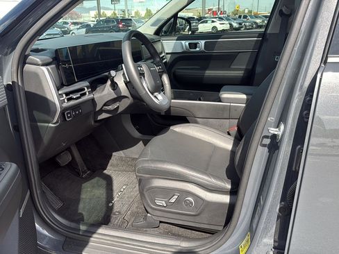 Used 2025 Hyundai Santa Fe Limited FWD image 17