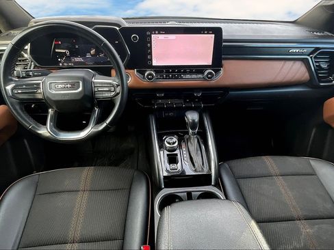 Used 2024 GMC Canyon AT4 w/ Technology Package image 8