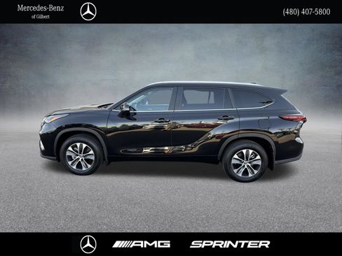 Used 2026 Toyota Highlander XLE AWD/4WD image 3
