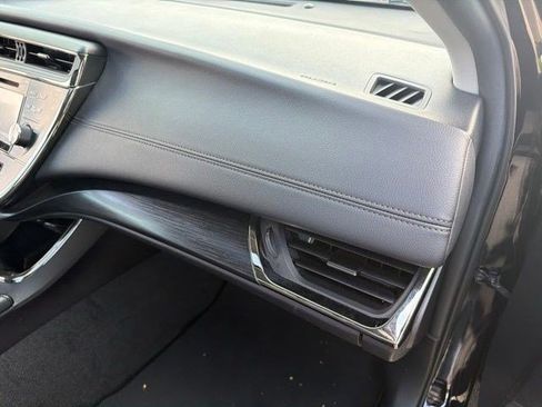 Used 2016 Toyota Avalon Touring FWD image 21