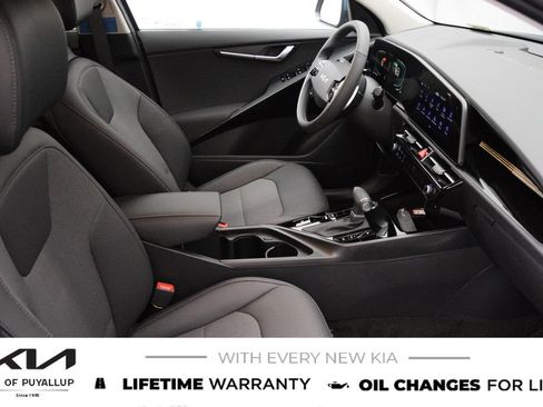 New 2026 Kia Niro EX FWD image 16