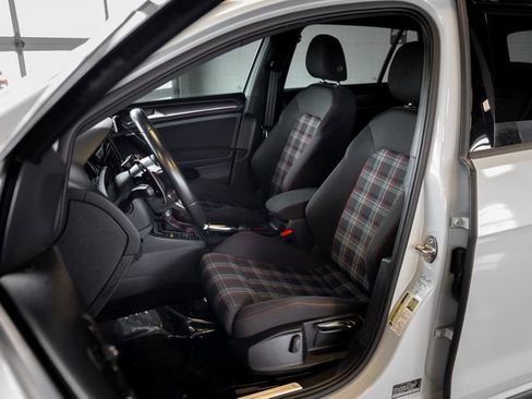 Used 2019 Volkswagen GTI S image 9