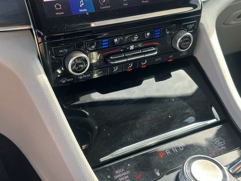 Used 2023 Jeep Grand Cherokee Overland w/ Advanced Protech Group III AWD/4WD image 10