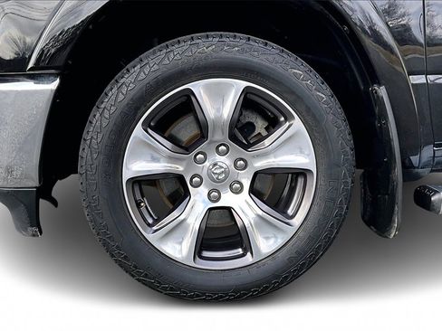 Certified 2019 RAM 1500 Laramie image 33