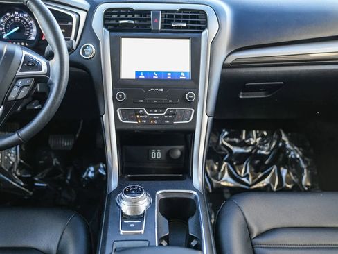 Used 2020 Ford Fusion SEL image 12