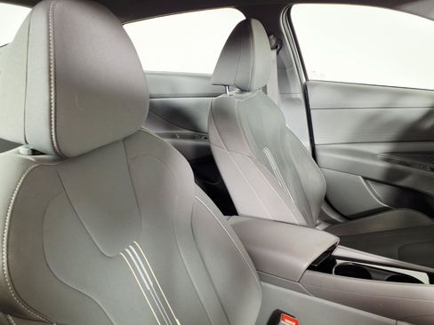 Certified 2023 Hyundai Elantra Blue FWD image 10