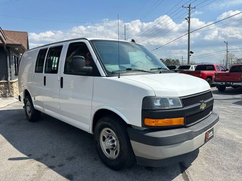 Used 2018 Chevrolet Express 2500 w/ Driver Convenience Package RWD image 14