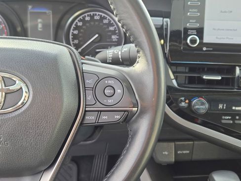 Used 2024 Toyota Camry SE image 37
