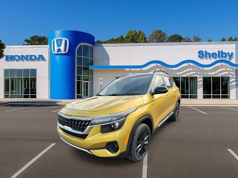 Used 2022 Kia Seltos Nightfall Edition image 4