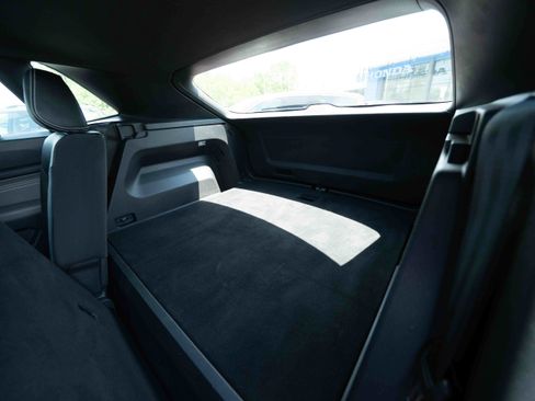 Used 2021 Volkswagen Atlas Cross Sport SE w/ Panoramic Sunroof Package FWD image 24
