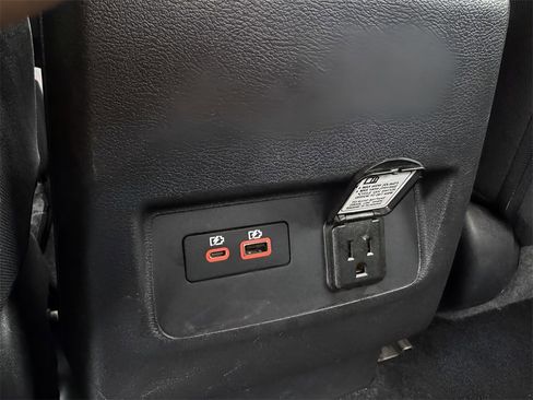 Used 2022 Nissan Frontier PRO-4X image 33