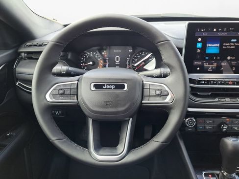 New 2026 Jeep Compass Latitude image 21