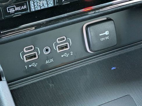 New 2025 Jeep Grand Cherokee Altitude image 28