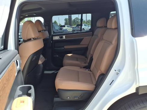 New 2027 Hyundai Santa Fe Limited FWD image 19