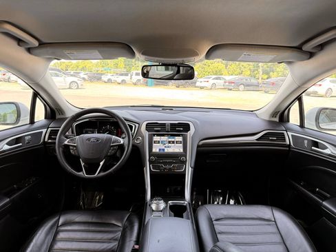 Used 2018 Ford Fusion SE w/ Equipment Group 602A FWD image 22