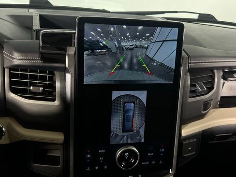 Used 2024 Ford Expedition Max Platinum image 16