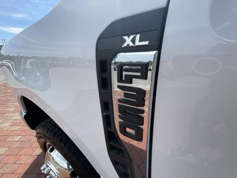 Used 2024 Ford F350 XL w/ XL Chrome Package AWD/4WD image 29