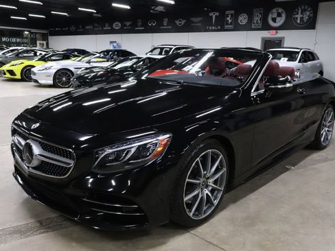 Used 2019 Mercedes-Benz S 560 Cabriolet image 2