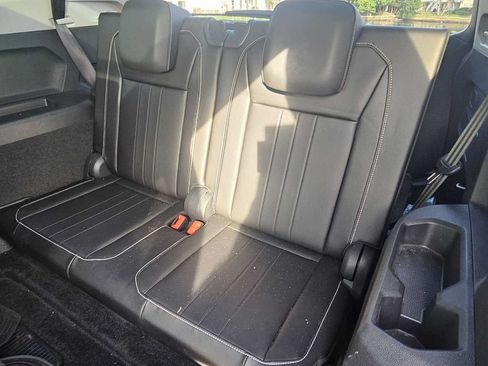 Used 2024 Volkswagen Tiguan SE w/ Panoramic Sunroof Package FWD image 22
