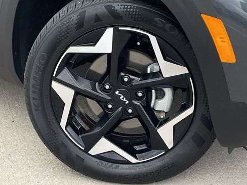 Used 2025 Kia Seltos S image 8