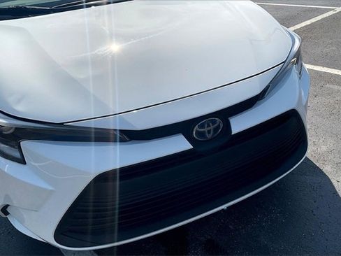 Used 2023 Toyota Corolla LE image 30