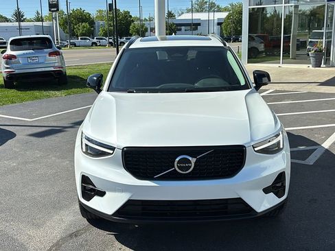 Certified 2026 Volvo XC40 B5 Plus AWD/4WD image 5
