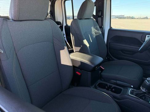 New 2026 Jeep Gladiator Sport image 25