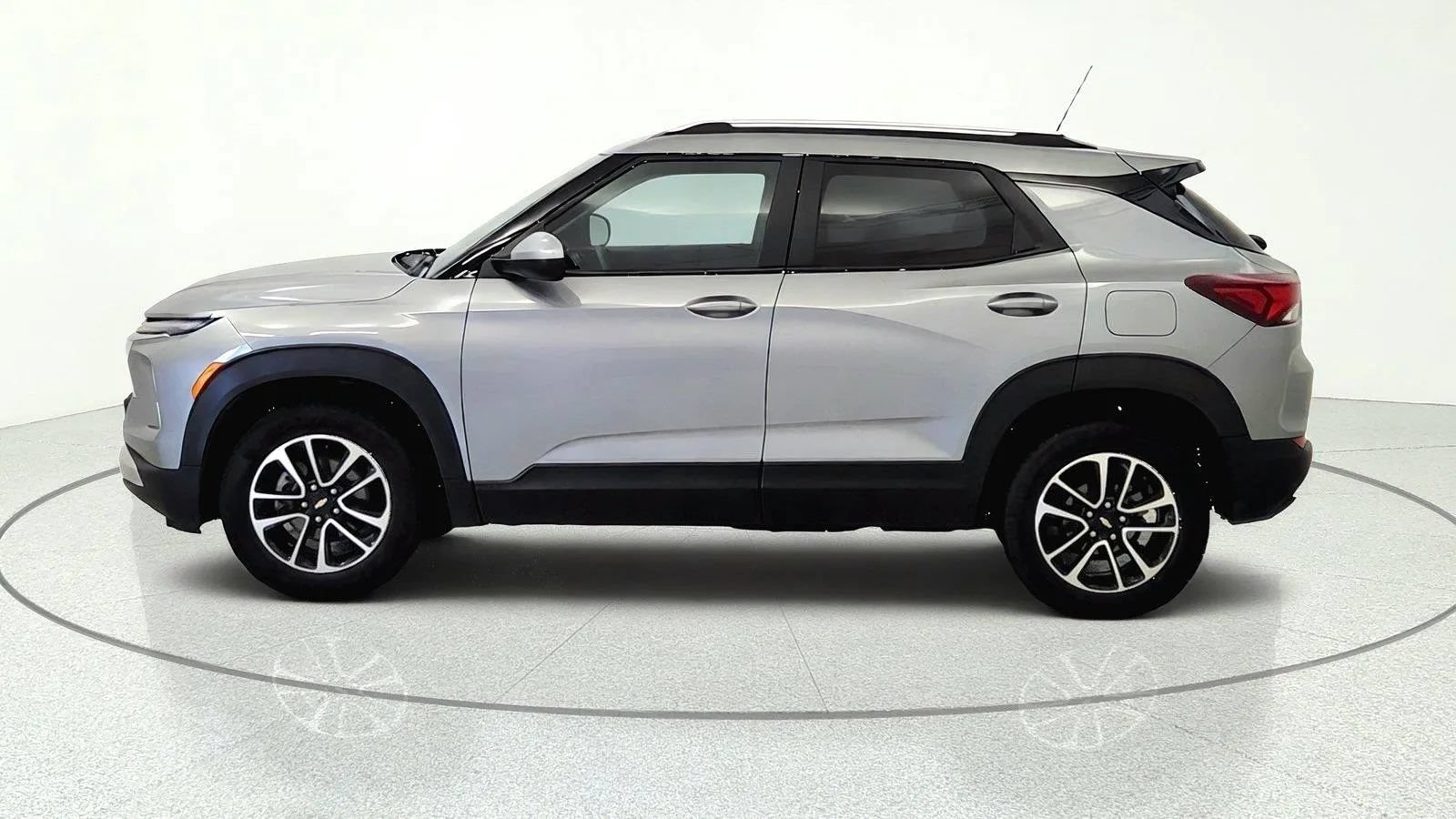 Used 2025 Chevrolet TrailBlazer LT AWD/4WD image 5