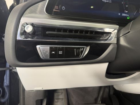 Used 2024 Cadillac Lyriq Sport AWD/4WD image 21