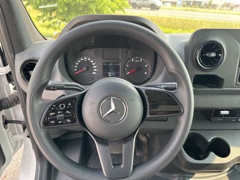 Used 2022 Mercedes-Benz Sprinter 3500 image 50