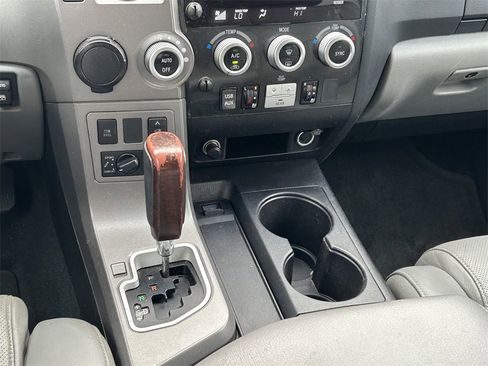 Used 2015 Toyota Sequoia Platinum image 23
