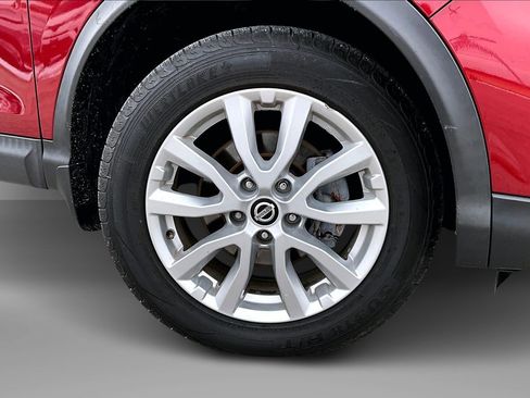 Used 2022 Nissan Rogue Sport SV image 9