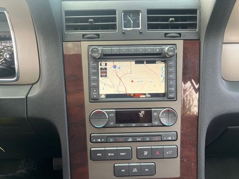 Used 2012 Lincoln Navigator L 4WD image 29
