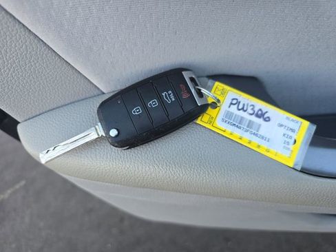 Used 2015 Kia Optima LX FWD image 24