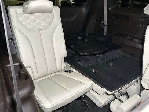 Used 2020 Hyundai Palisade Limited w/ Winter Weather Package image 18