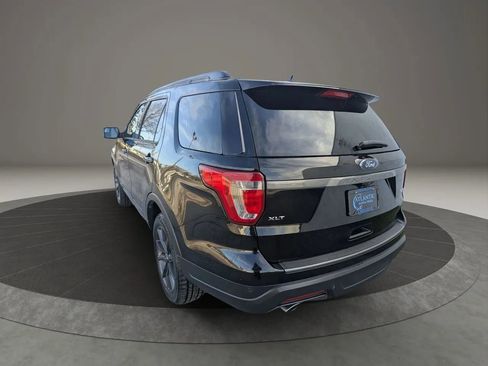 Used 2018 Ford Explorer XLT w/ Equipment Group 202A image 6