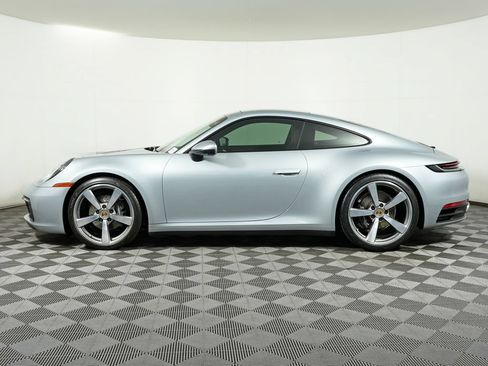Certified 2022 Porsche 911 Carrera 4 AWD/4WD image 2