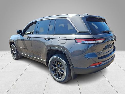 New 2026 Jeep Grand Cherokee Altitude AWD/4WD image 5