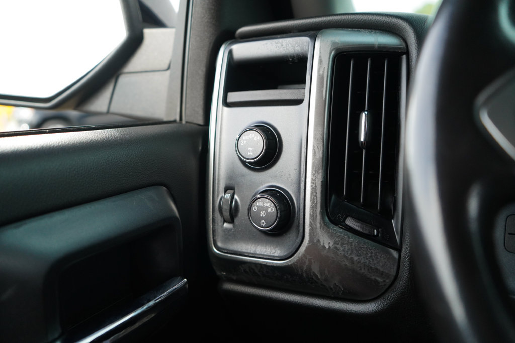 Used 2018 Chevrolet Silverado 1500 LT w/ All Star Edition AWD/4WD image 29
