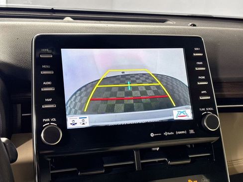 Used 2022 Toyota Avalon XLE w/ Moonroof Package image 17