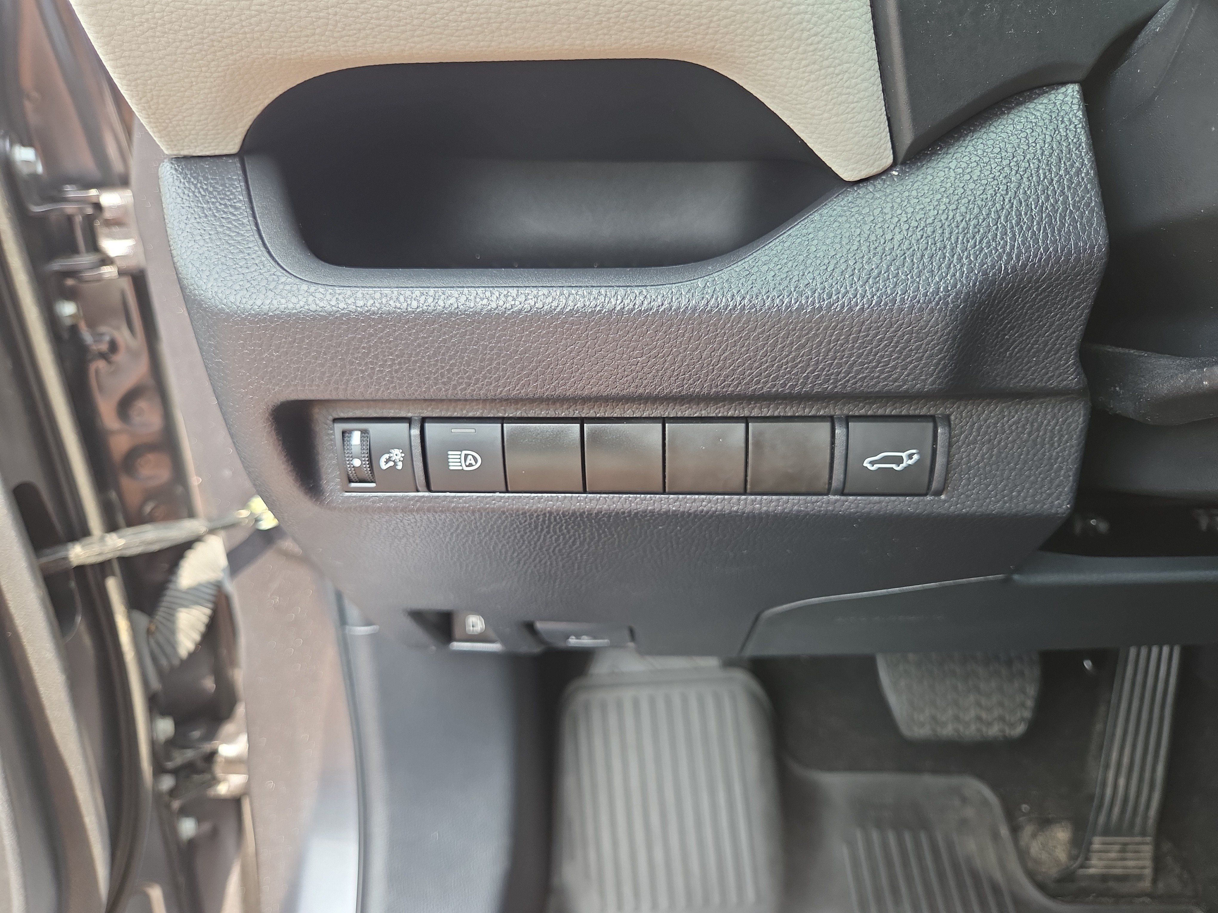 Certified 2024 Toyota RAV4 XLE w/ Convenience Package AWD/4WD image 29