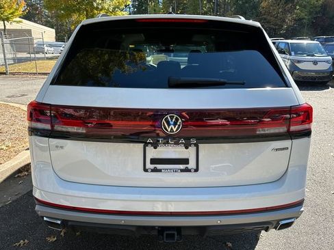 Certified 2025 Volkswagen Atlas Peak Edition SE image 6