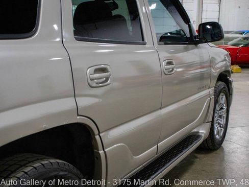 Used 2005 GMC Yukon Denali AWD/4WD image 23