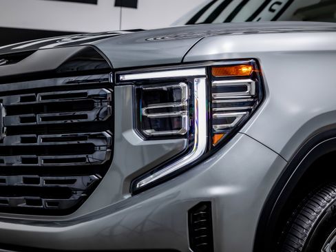 Used 2025 GMC Sierra 1500 Denali Ultimate AWD/4WD image 19