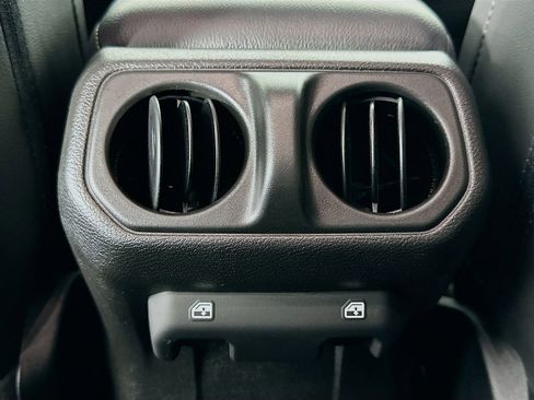 Used 2024 Jeep Gladiator Willys image 24