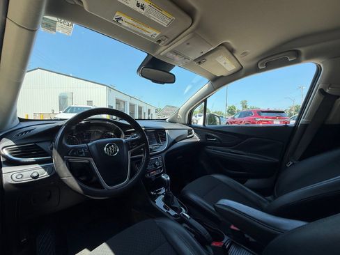 Used 2022 Buick Encore Preferred w/ Safety Package FWD image 17