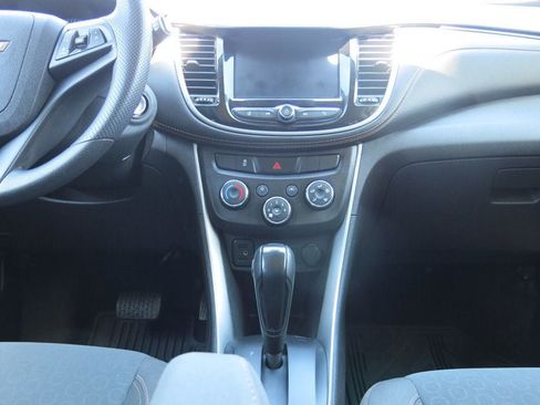 Used 2022 Chevrolet Trax LS w/ Tint and Cruise Package AWD/4WD image 22